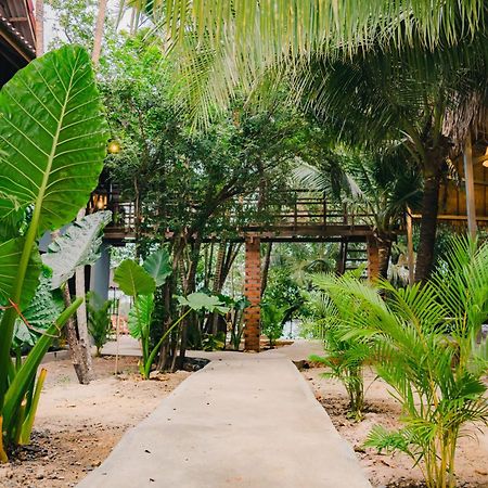 Banyan Tree Hostel Kampot Exterior foto
