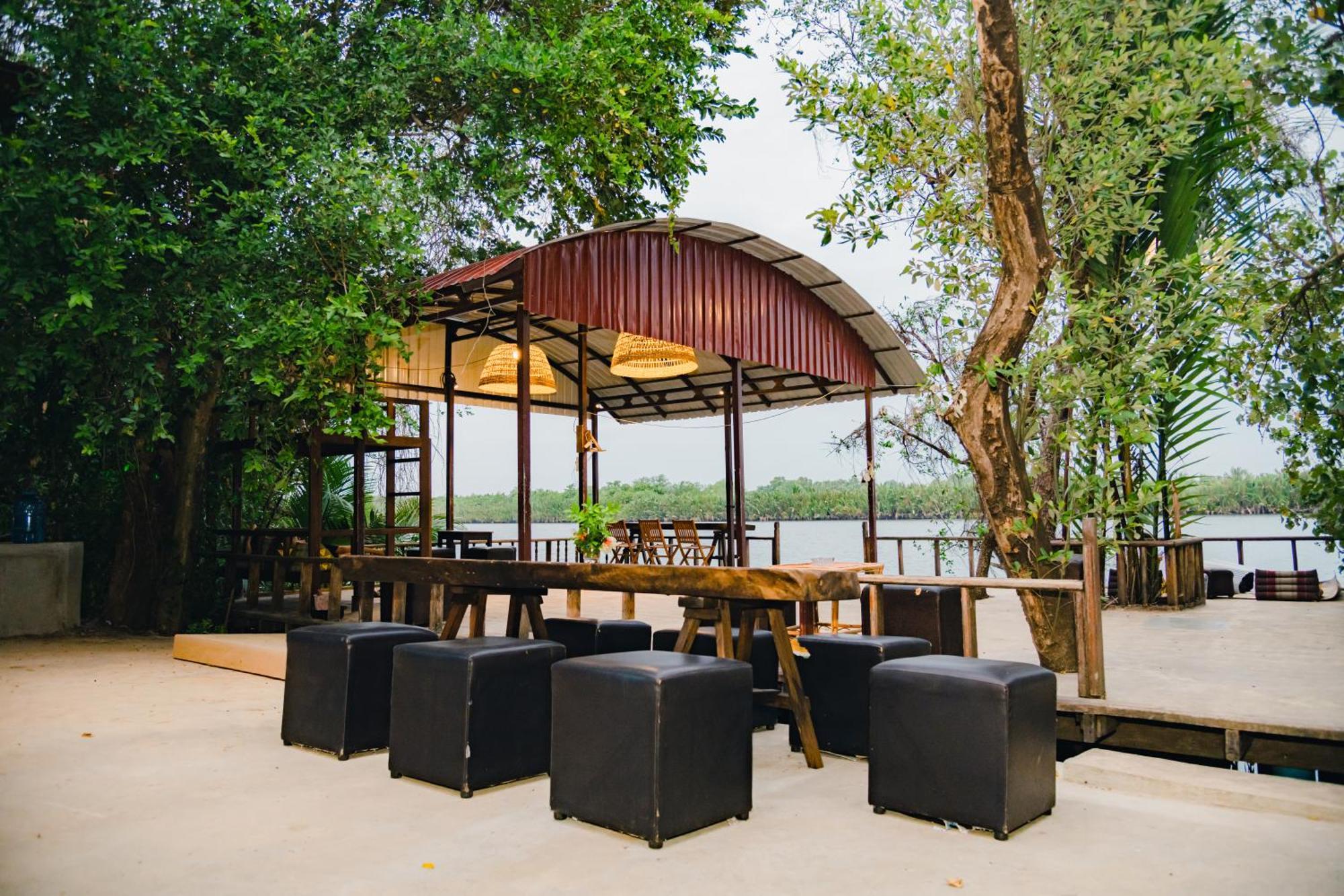 Banyan Tree Hostel Kampot Exterior foto