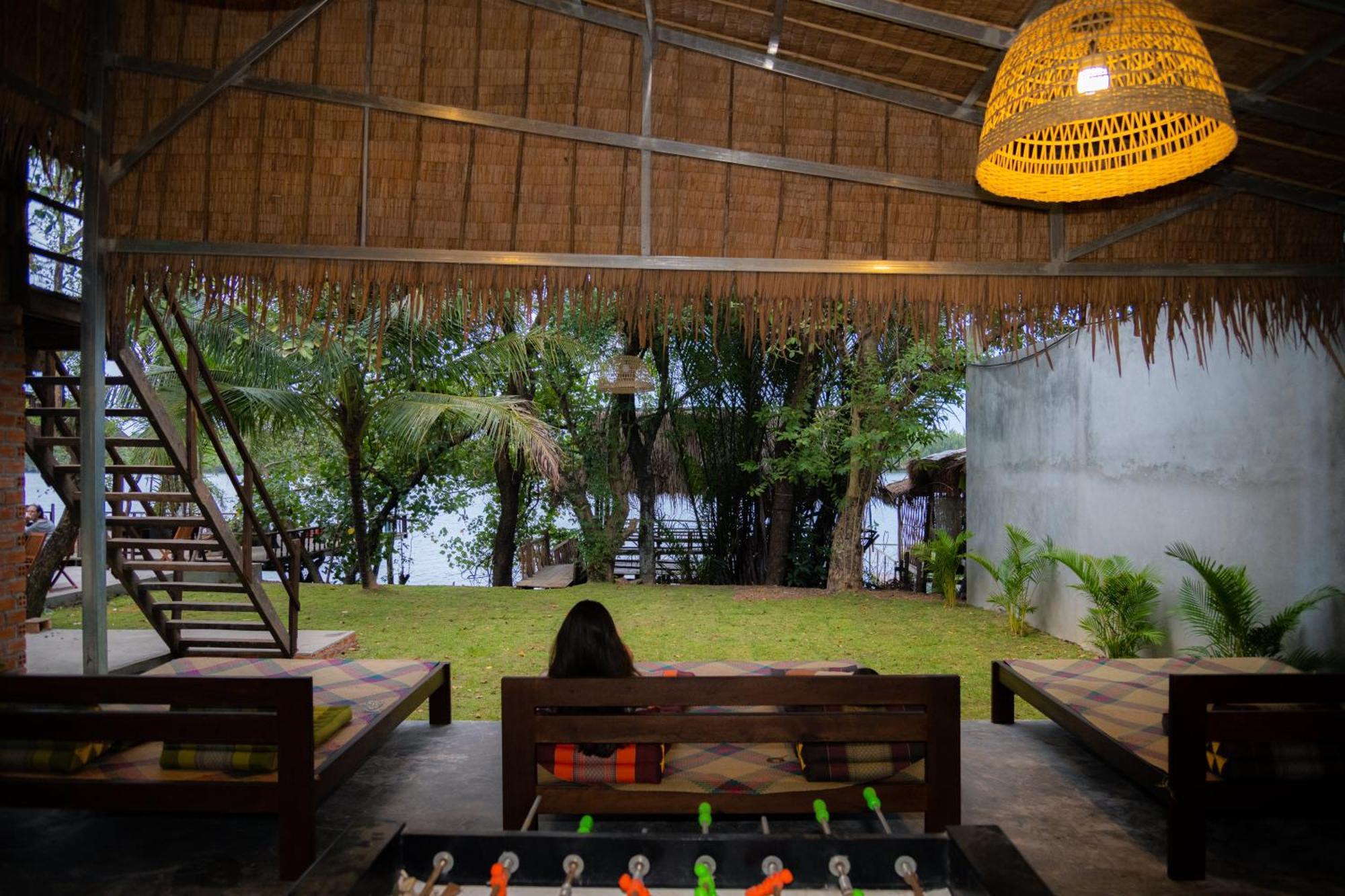 Banyan Tree Hostel Kampot Exterior foto