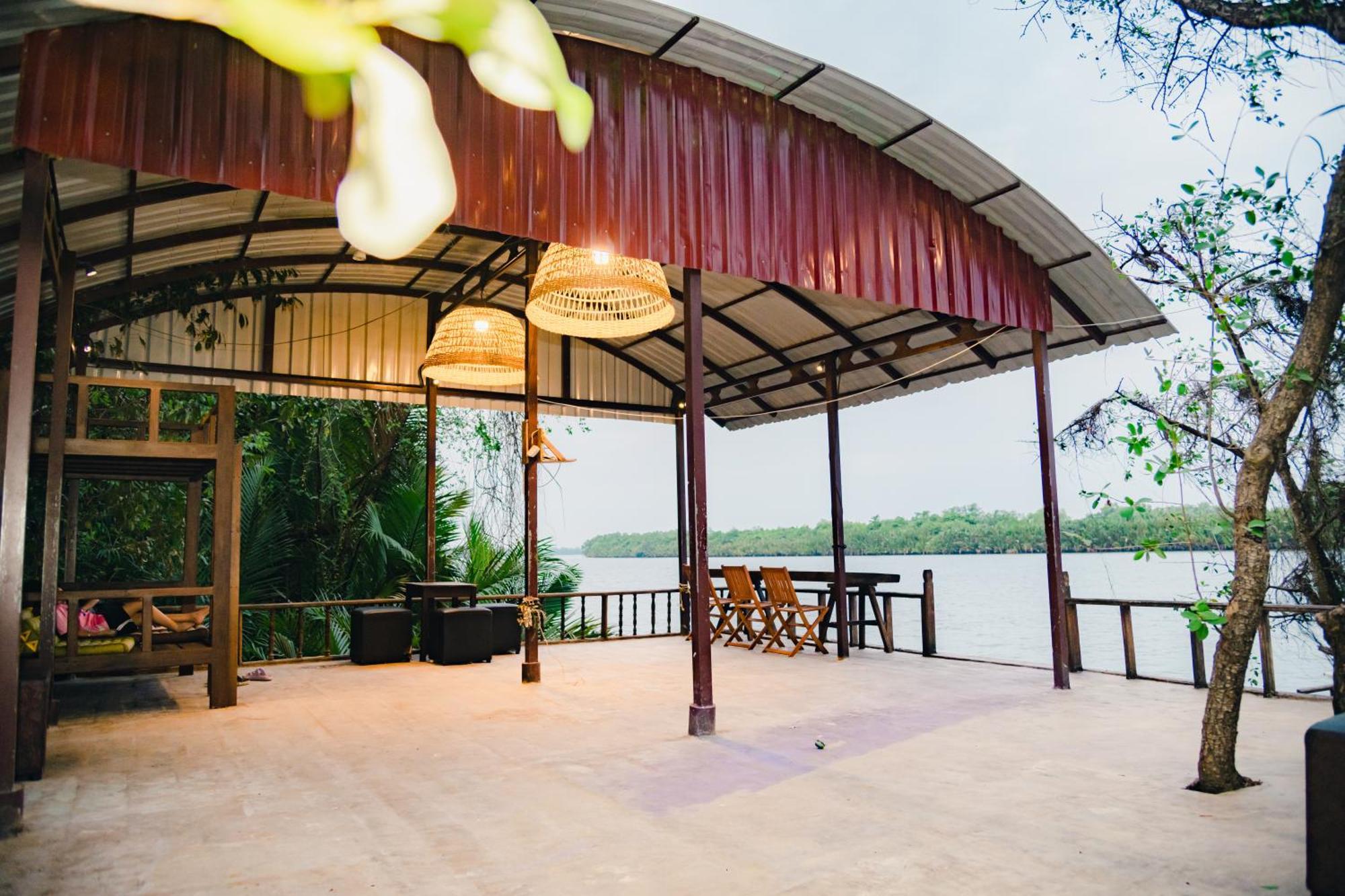Banyan Tree Hostel Kampot Exterior foto