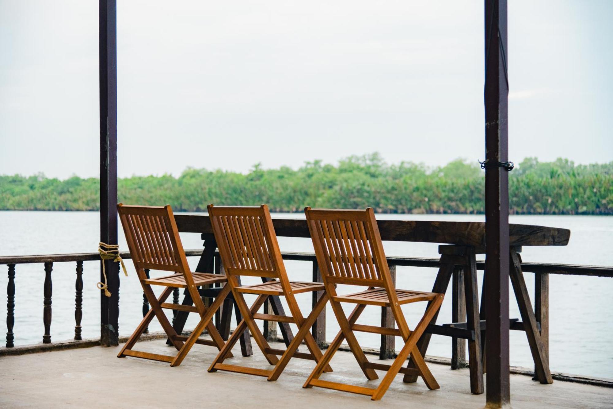 Banyan Tree Hostel Kampot Exterior foto