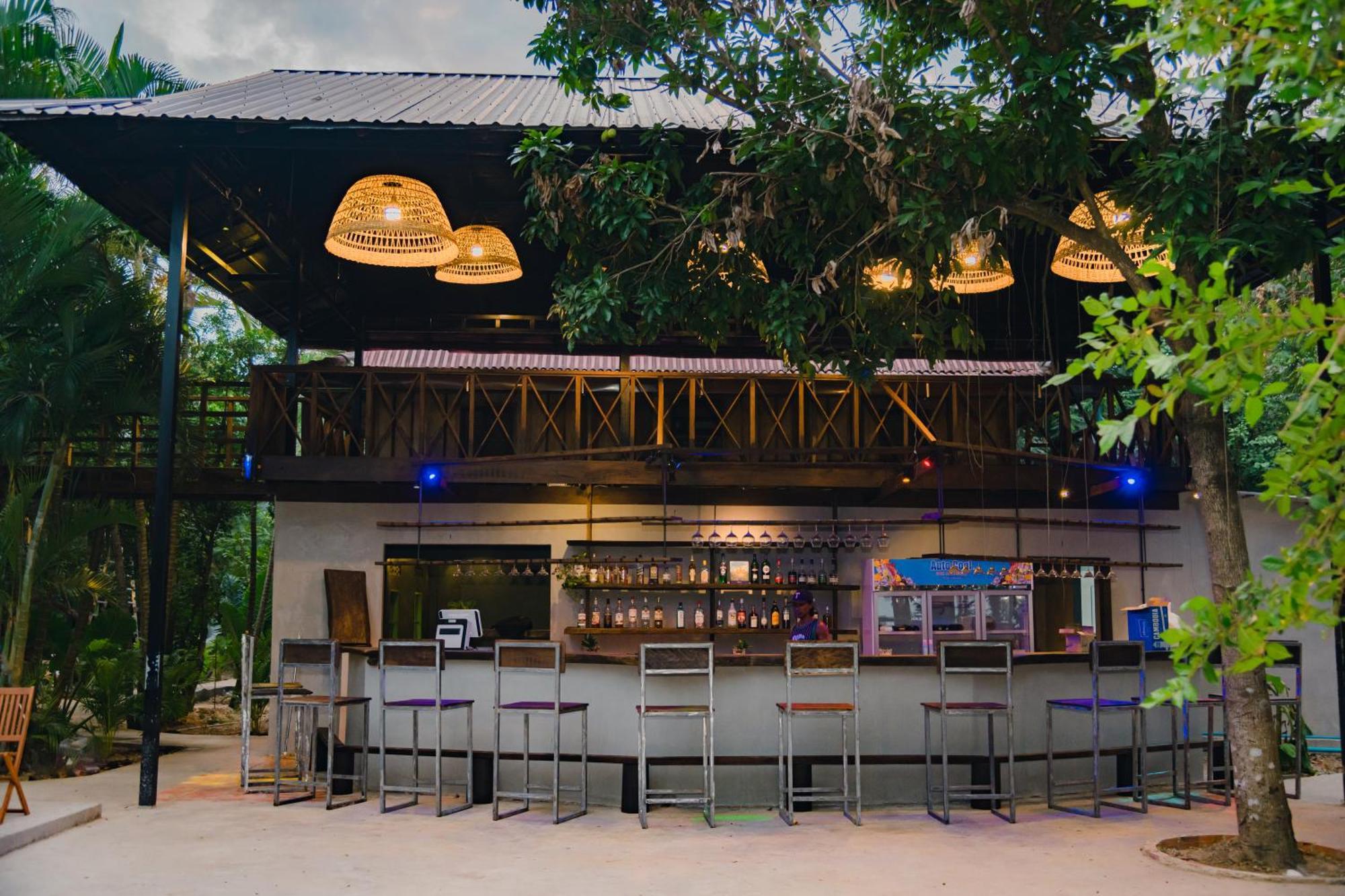 Banyan Tree Hostel Kampot Exterior foto