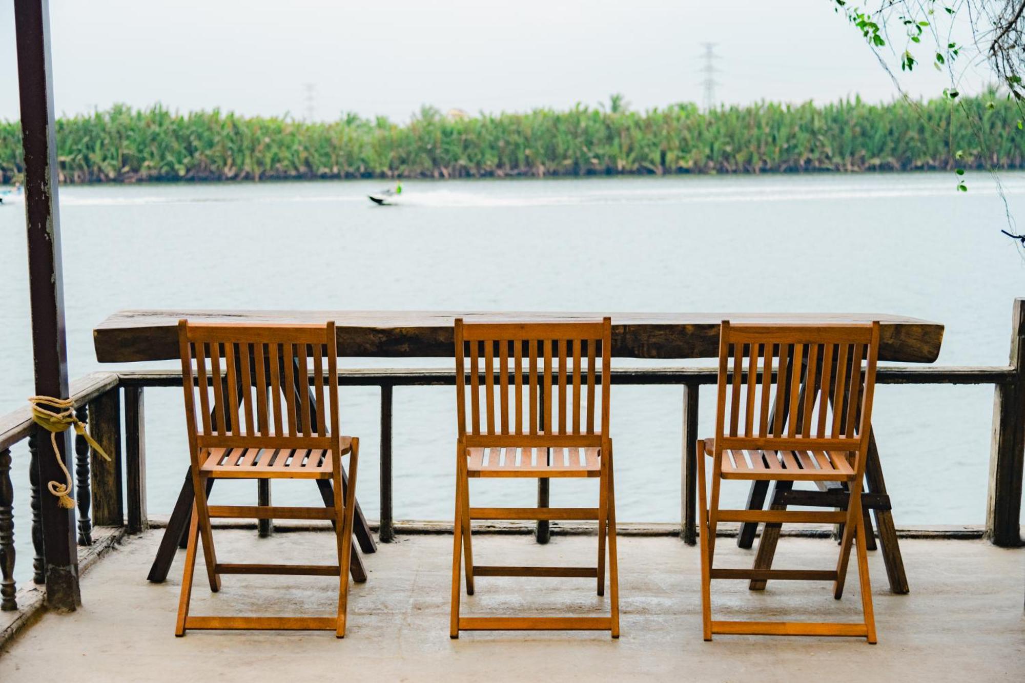Banyan Tree Hostel Kampot Exterior foto